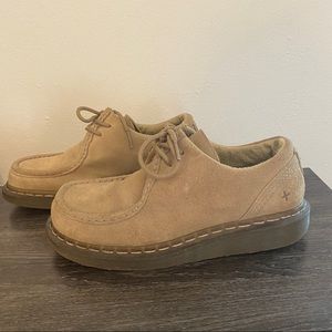 Dr. Martens tan suede oxford’s